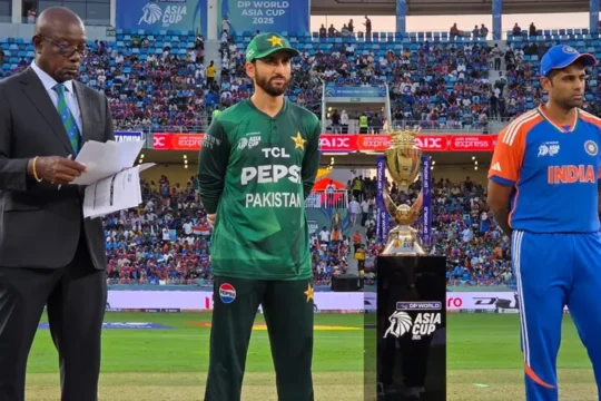 ایشیا کپ فائنل: بھارت نے ٹاس جیت کر فیلڈنگ کا فیصلہ کیا