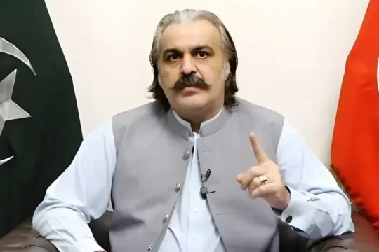 پی ٹی آئی کا علی امین گنڈاپور کے خلاف تحریک عدم اعتماد لانے کا فیصلہ