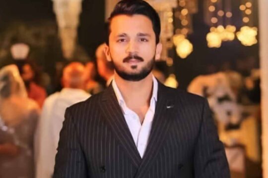 معروف یوٹیوبر رجب بٹ (rajab butt)نے ٹک ٹاکر فاطمہ خان کے تمام الزامات کو مسترد کردیا، کہتے ہیں ان کے خلاف قانونی چارہ جوئی کریں گے۔