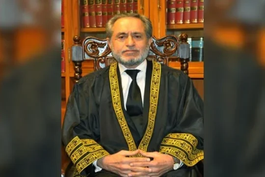 عمارت تبدیل ہونے سے اختیارات کم نہیں ہونگے،جسٹس جمال مندوخیل