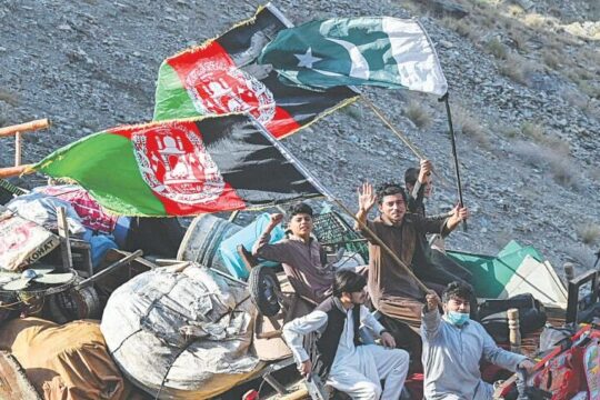 خیبرپختونخوا حکومت کا غیر قانونی افغان باشندوں کی رجسٹریشن کے لیے سروس پوائنٹس قائم کرنے کا فیصلہ