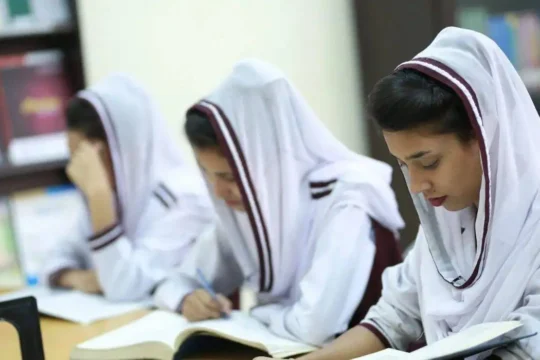 نرسنگ کالجز میں وظائف و ہاسٹل سہولیات کا خاتمہ، غریب طلباء کی رسائی محدود
