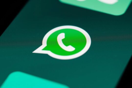 واٹس ایپ کا نیا فیچر: گروپ میں شامل ہونے والے نئے ممبران اب پرانی چیٹ بھی دیکھ سکیں گے